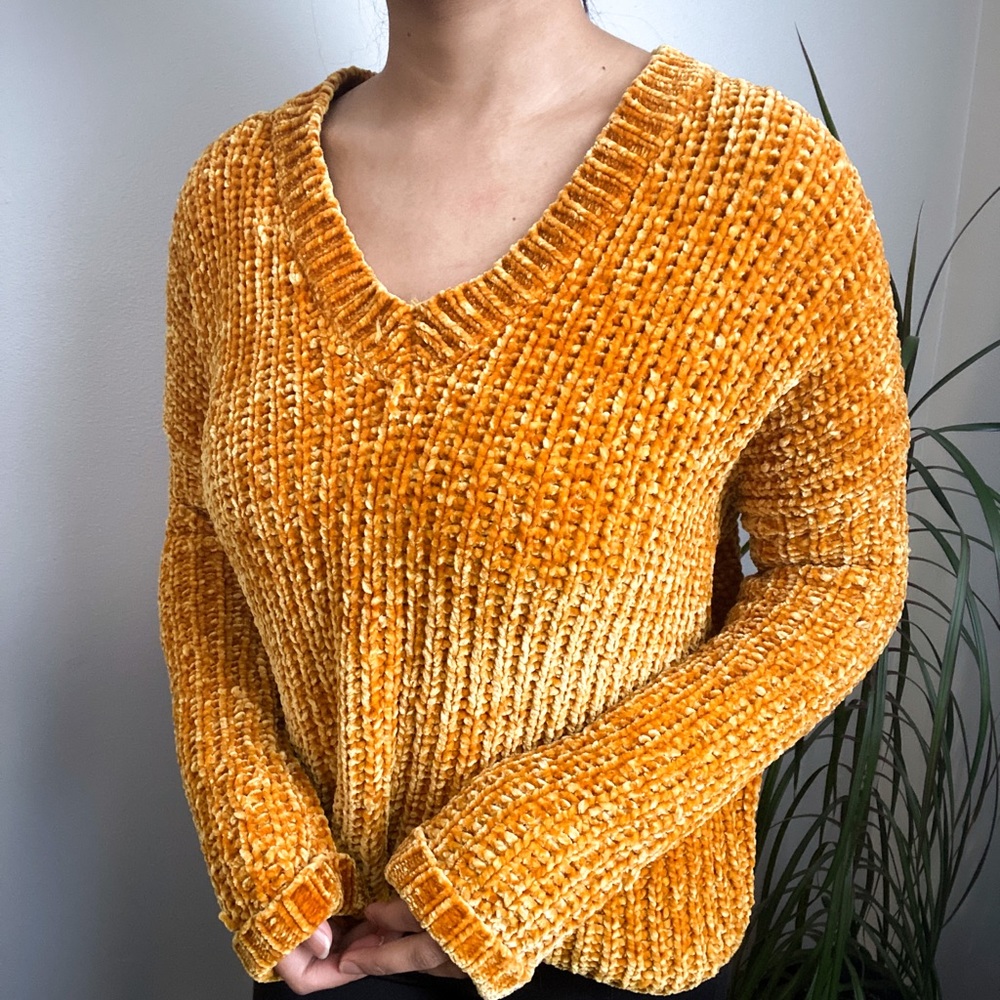 Urban Heritage Sweater -Yellow Orange